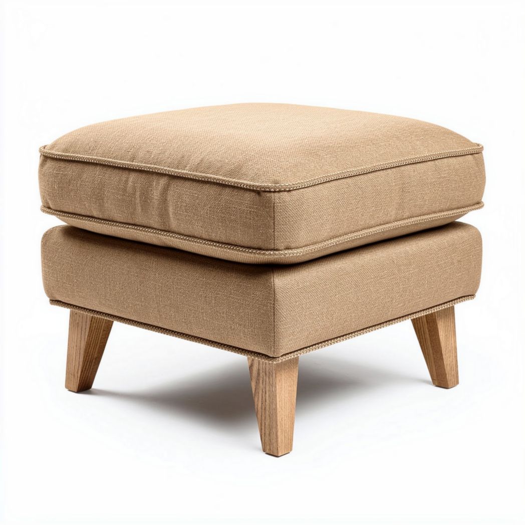 Pouf en tissu beige avec pieds en bois dimensions 50 x 50 x 35cm